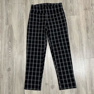 Mid-rise Zac & Rachel plaid trouser size 6. Great condition, like new!
